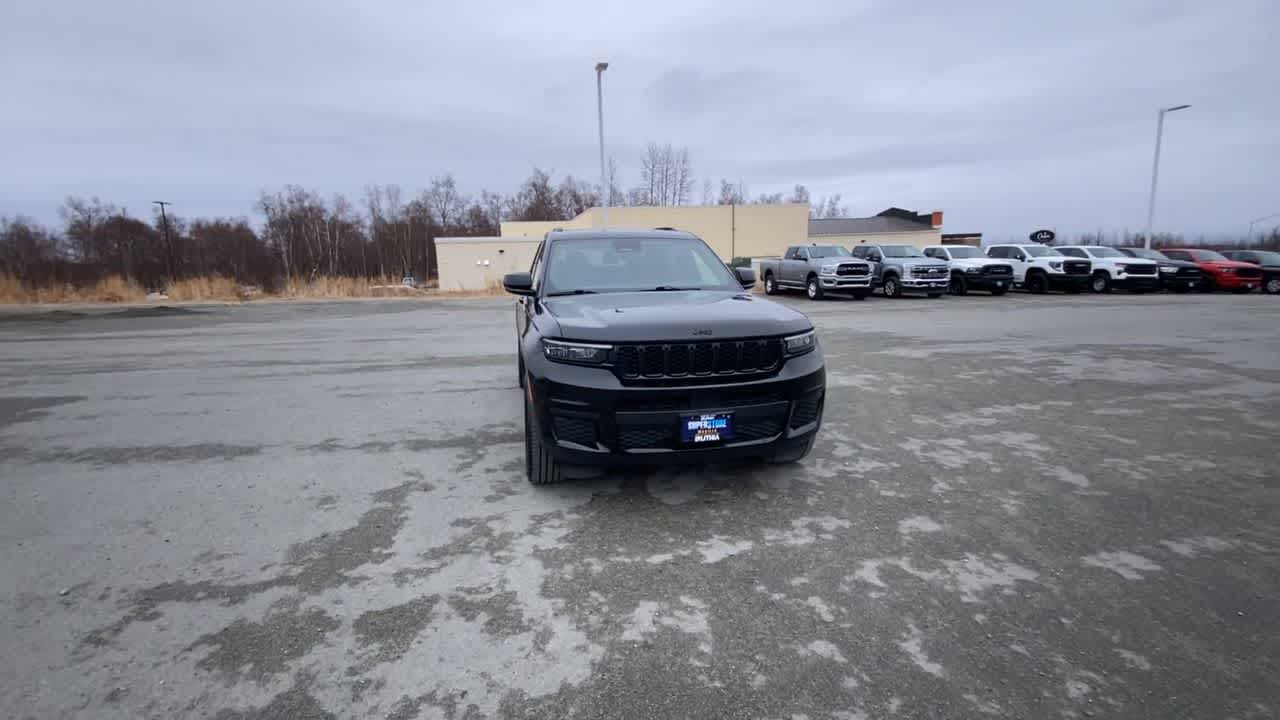 Thumbnail: 2023 Jeep Grand Cherokee - 8