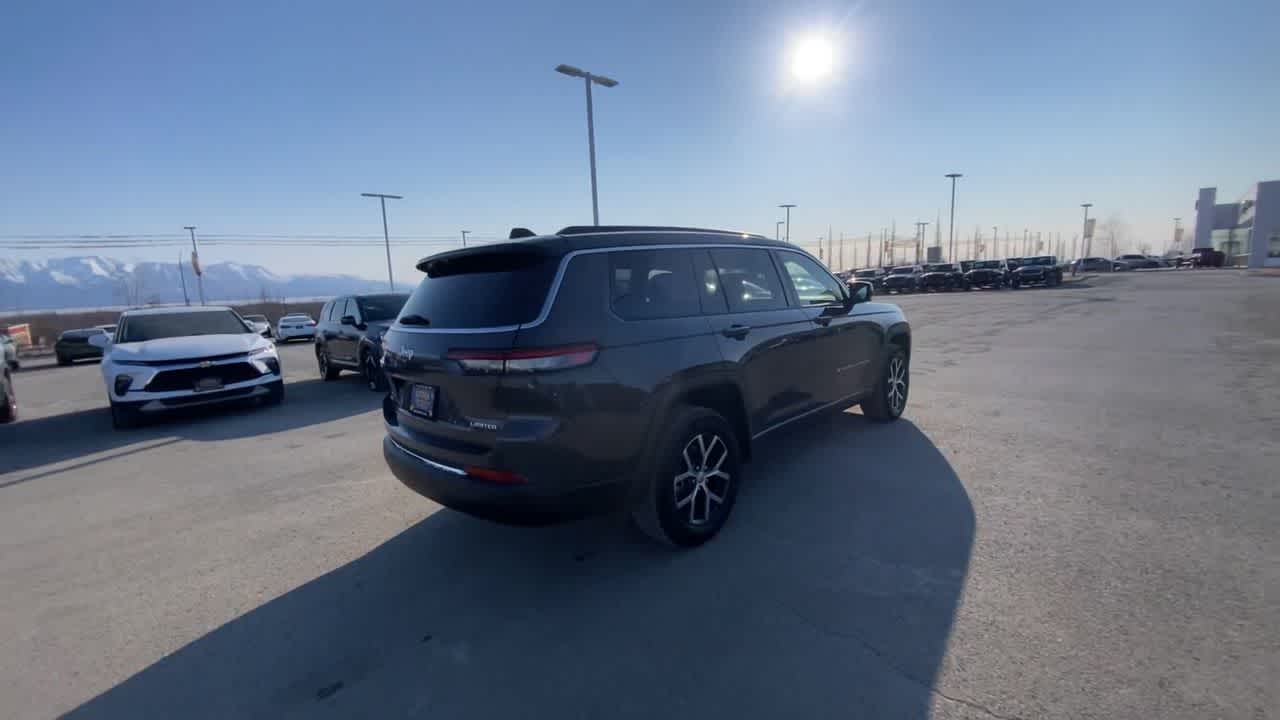 Thumbnail: 2024 Jeep Grand Cherokee L - 8