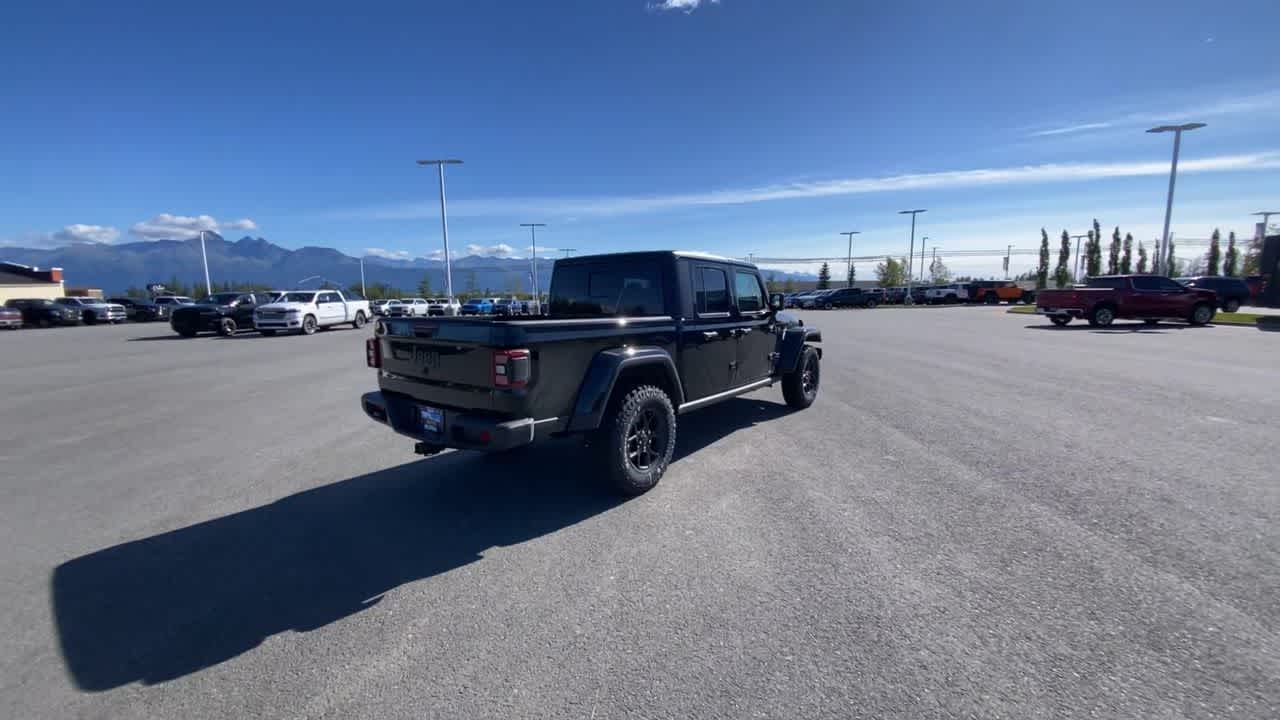 Thumbnail: 2025 Jeep Gladiator - 13