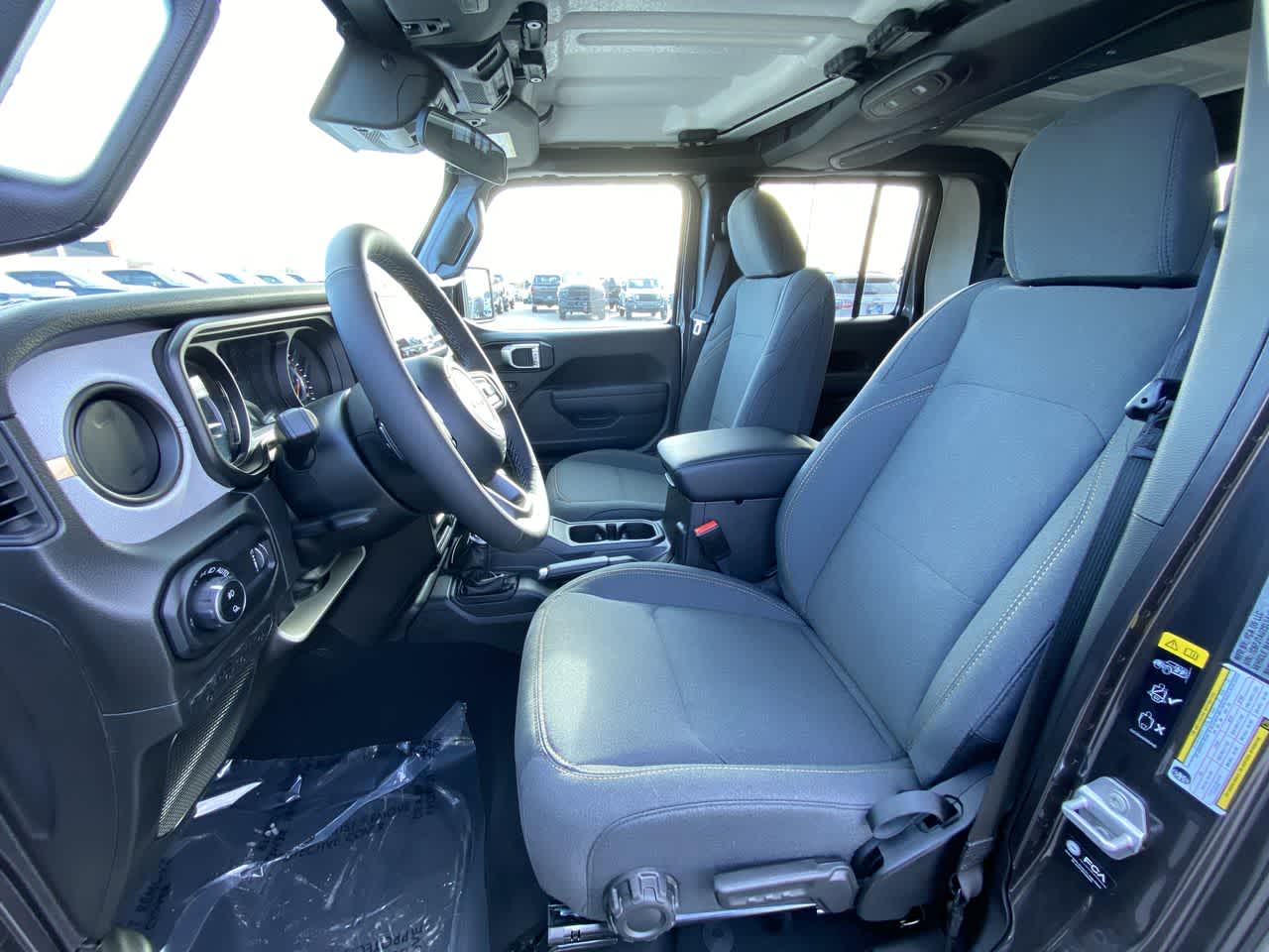 Thumbnail: 2025 Jeep Gladiator - 11