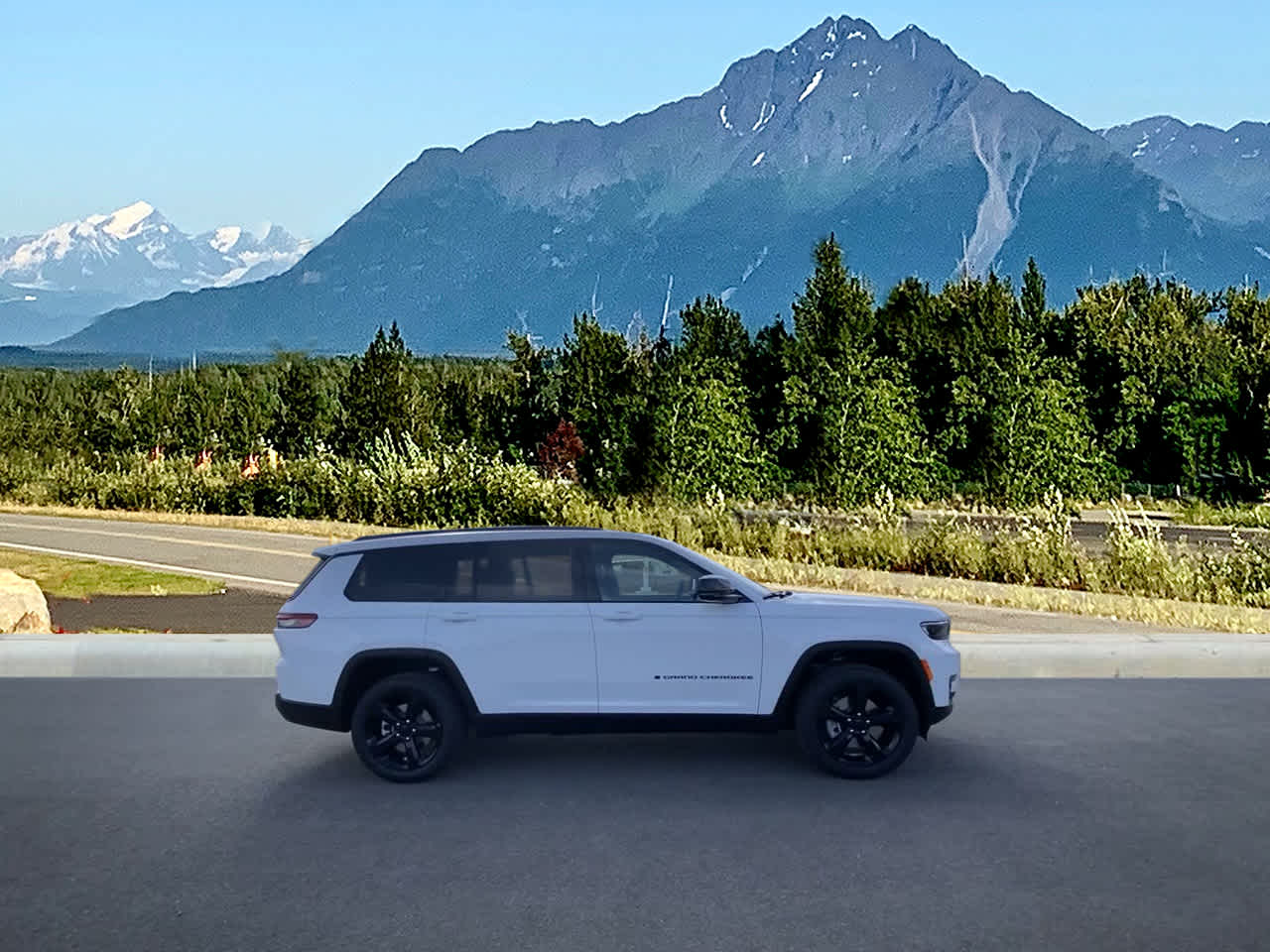 Thumbnail: 2025 Jeep Grand Cherokee - 6