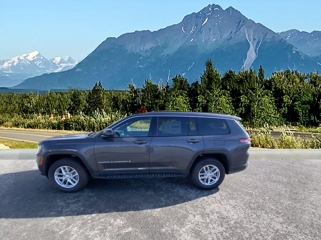 Thumbnail: 2025 Jeep Grand Cherokee - 2