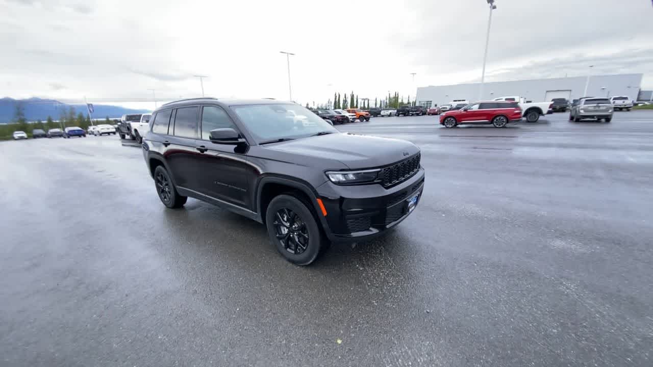 Thumbnail: 2024 Jeep Grand Cherokee L - 10