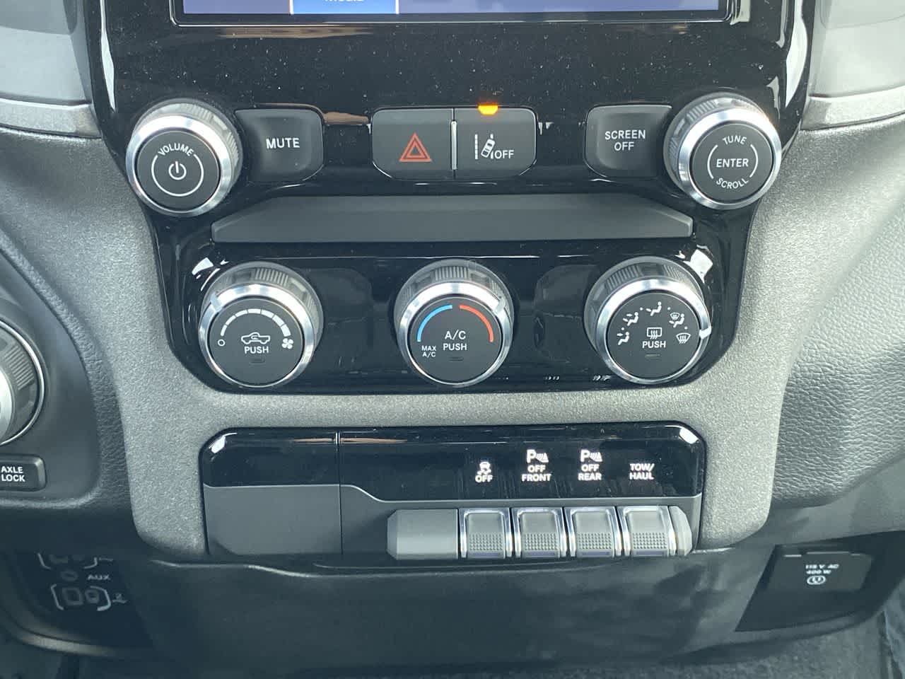 Thumbnail: 2026 RAM 1500 - 19