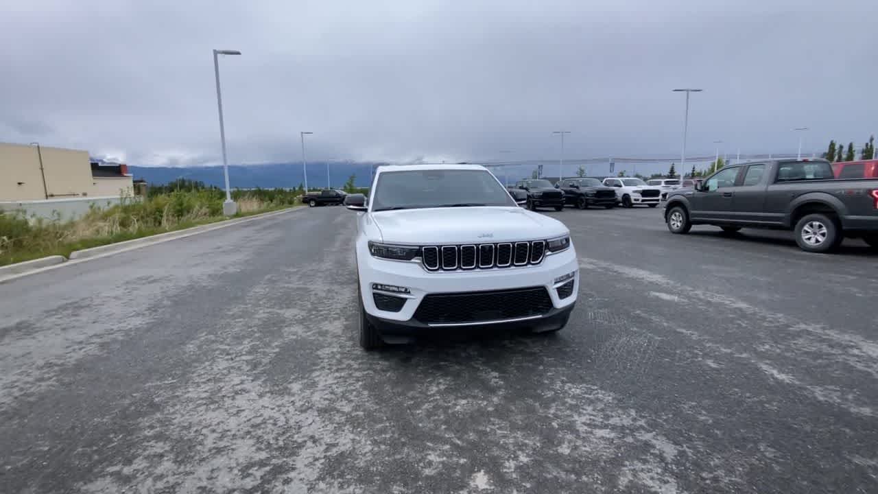 Thumbnail: 2025 Jeep Grand Cherokee - 12