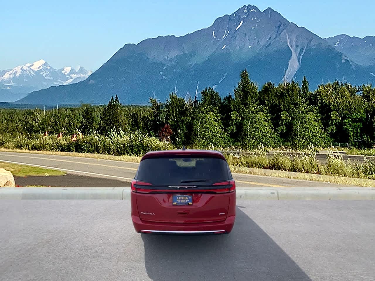 Thumbnail: 2027 Chrysler Pacifica - 4