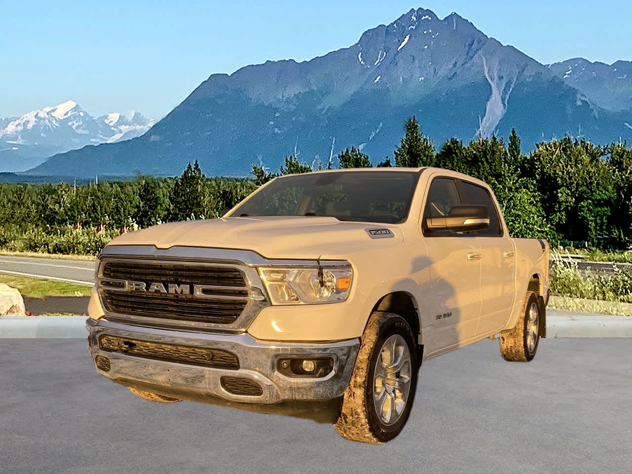 2020 RAM 1500 Big Horn/Lone Star 4x4 Crew Cab 5'7's photo
