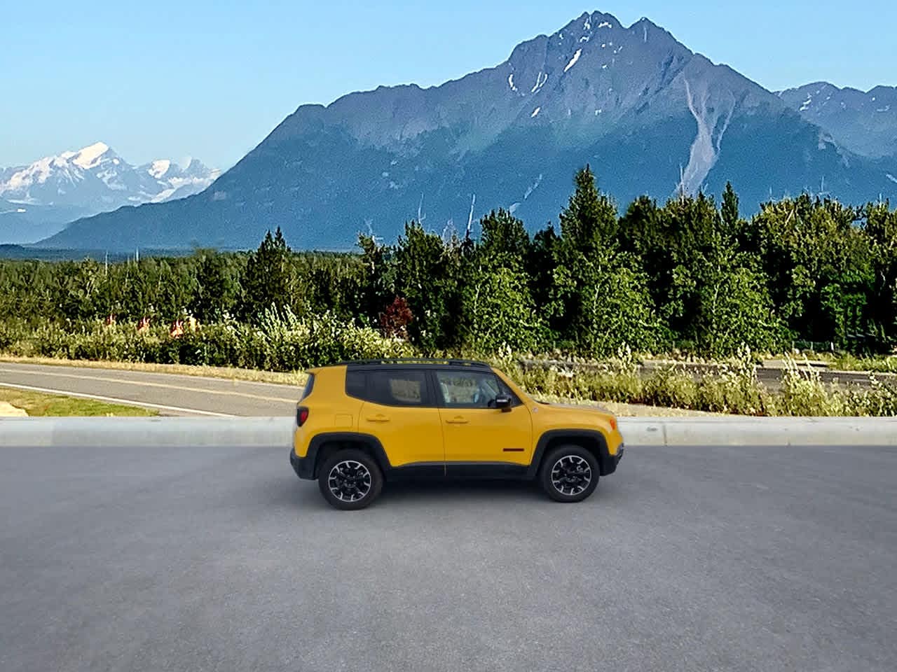 Thumbnail: 2023 Jeep Renegade - 6