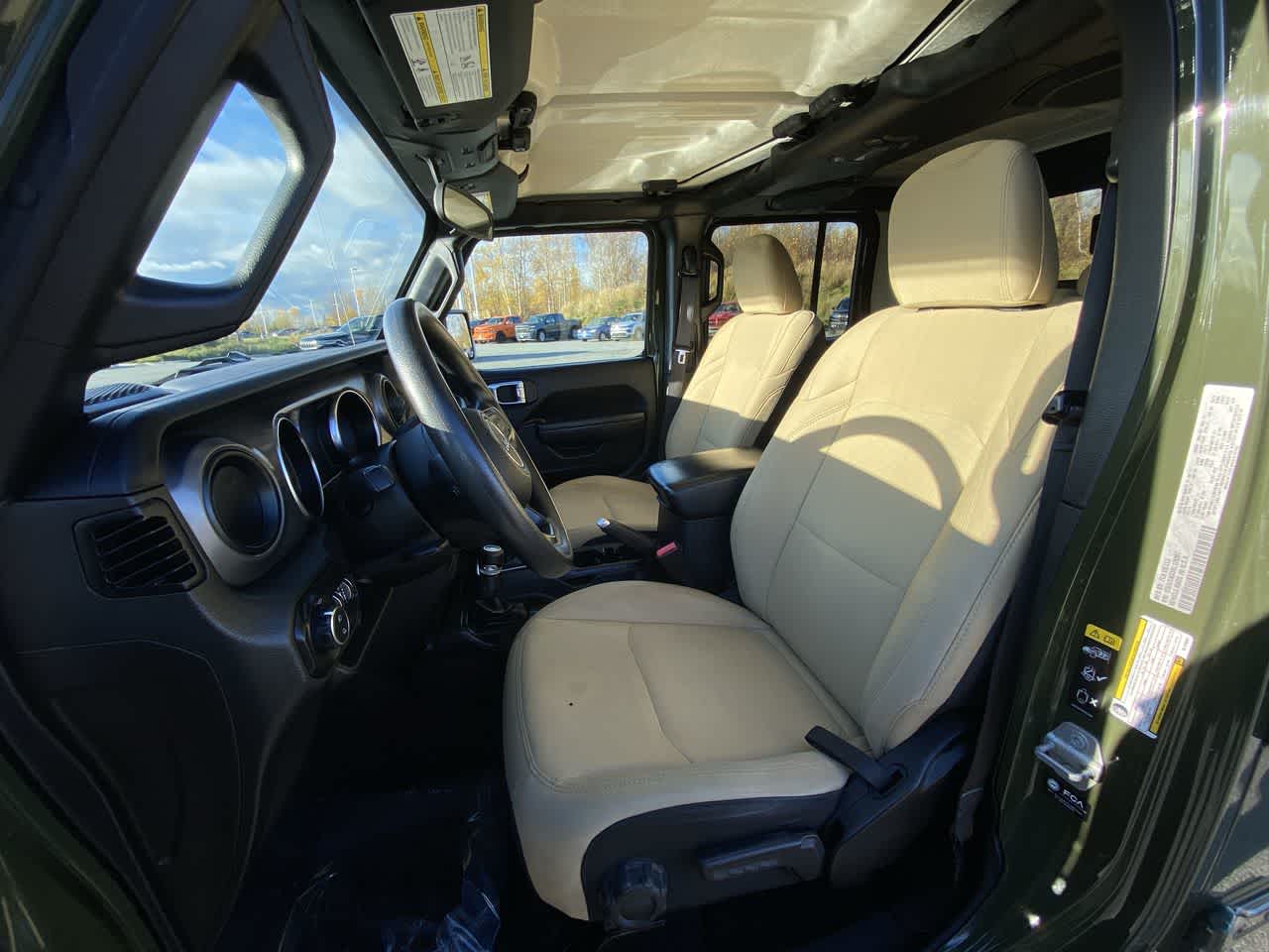 Thumbnail: 2022 Jeep Gladiator - 17