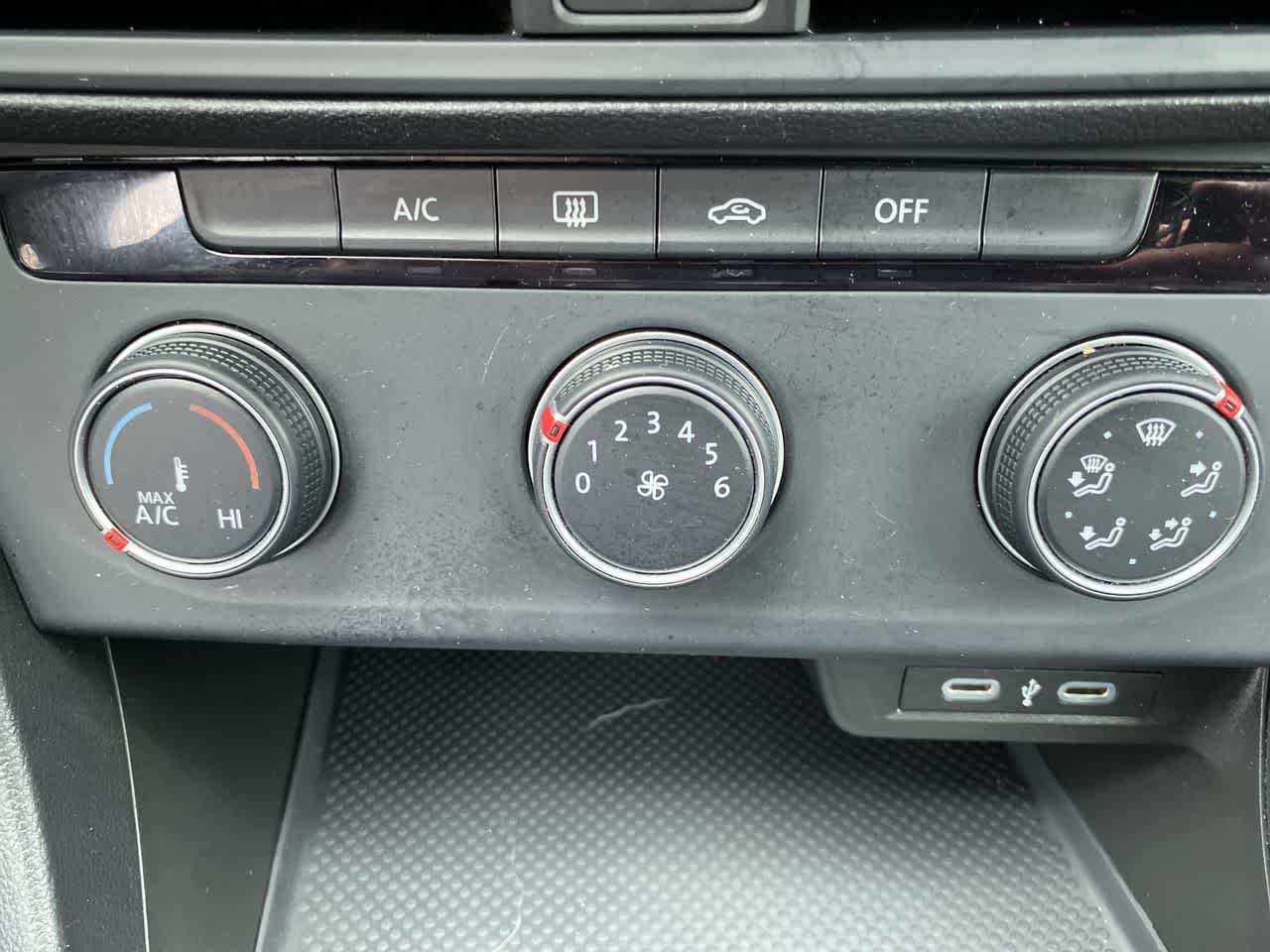 Thumbnail: 2024 Volkswagen Jetta - 19