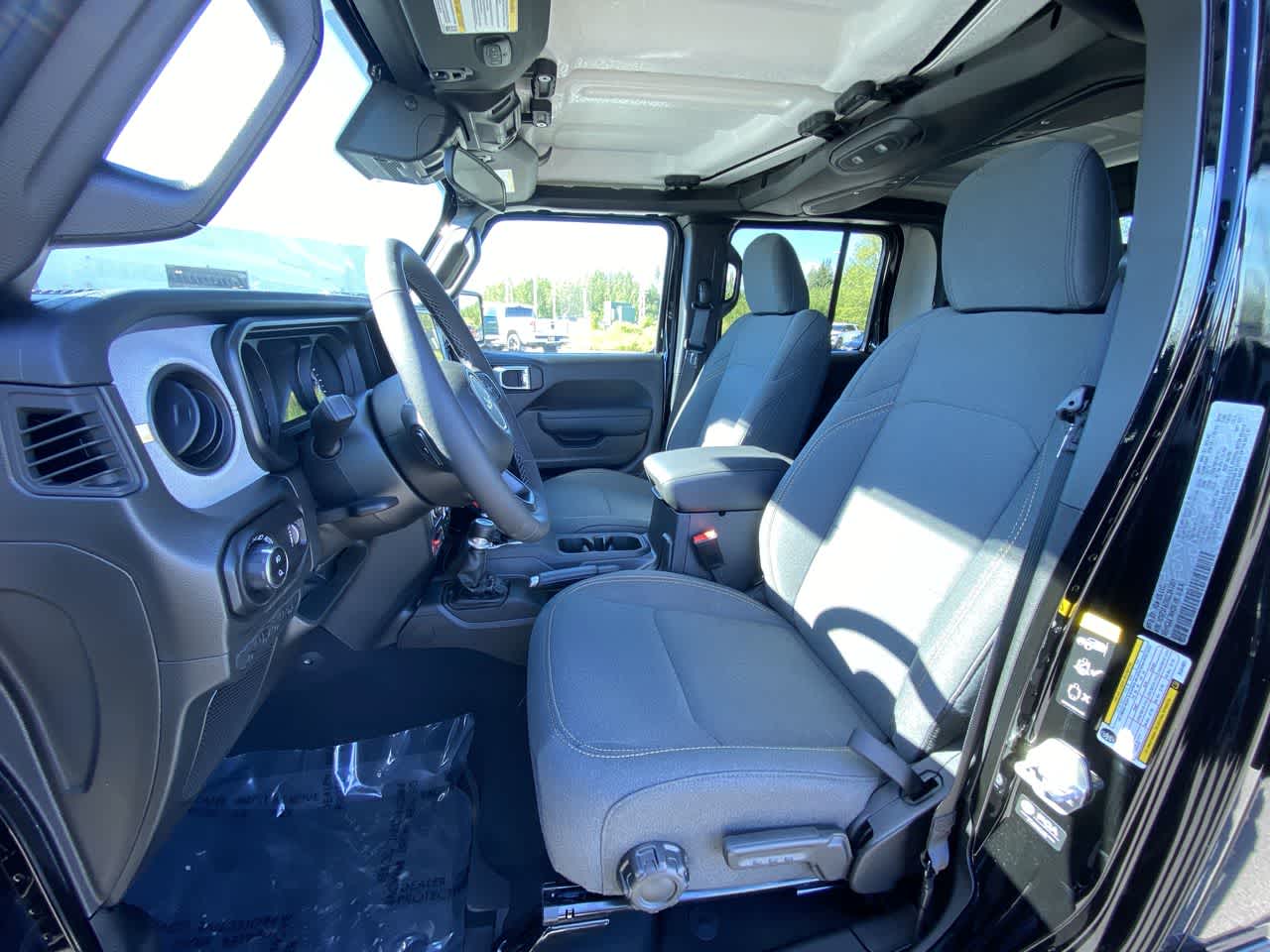 Thumbnail: 2025 Jeep Gladiator - 11