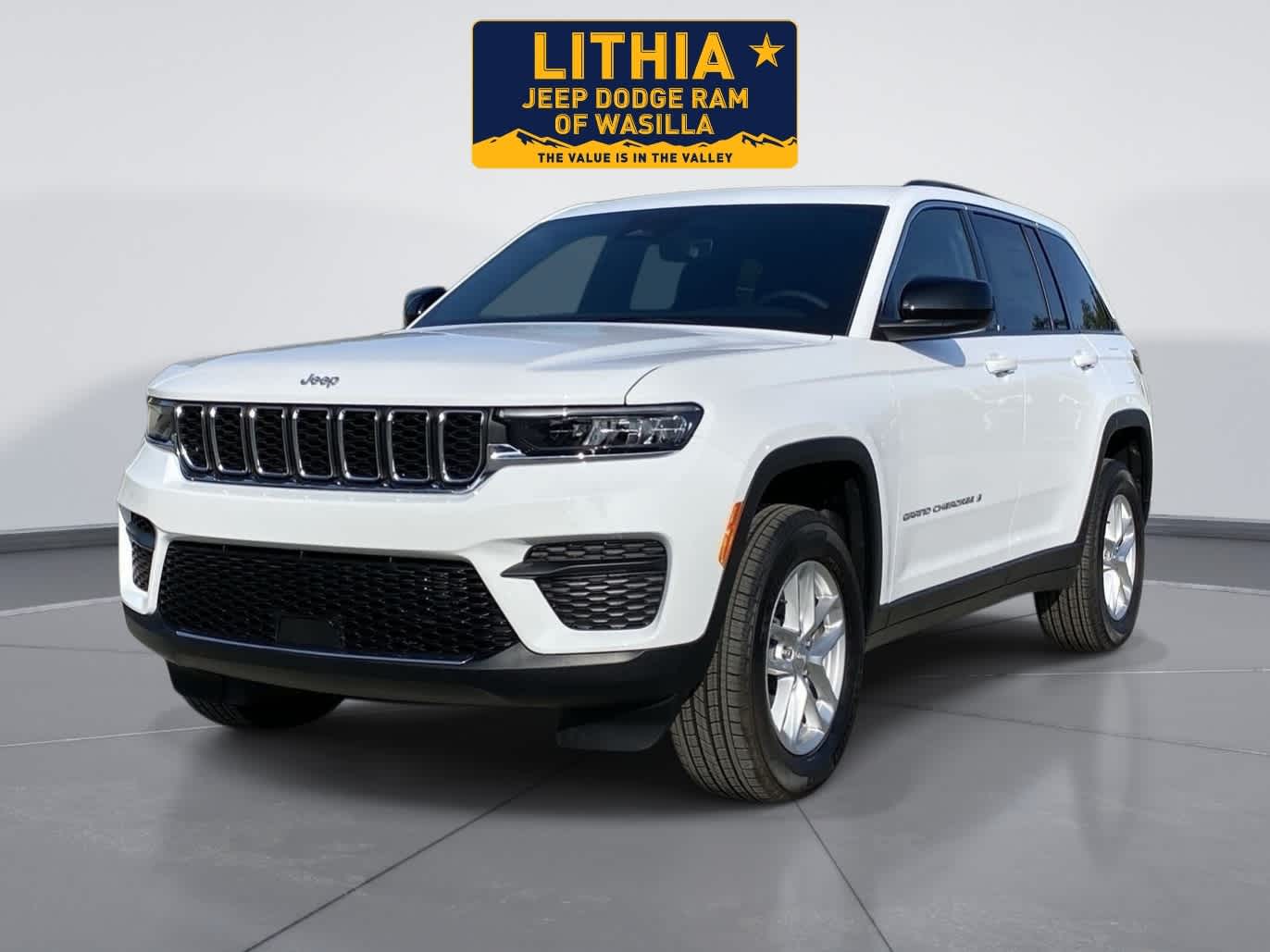 2026 Jeep Grand Cherokee LAREDO X 4X4