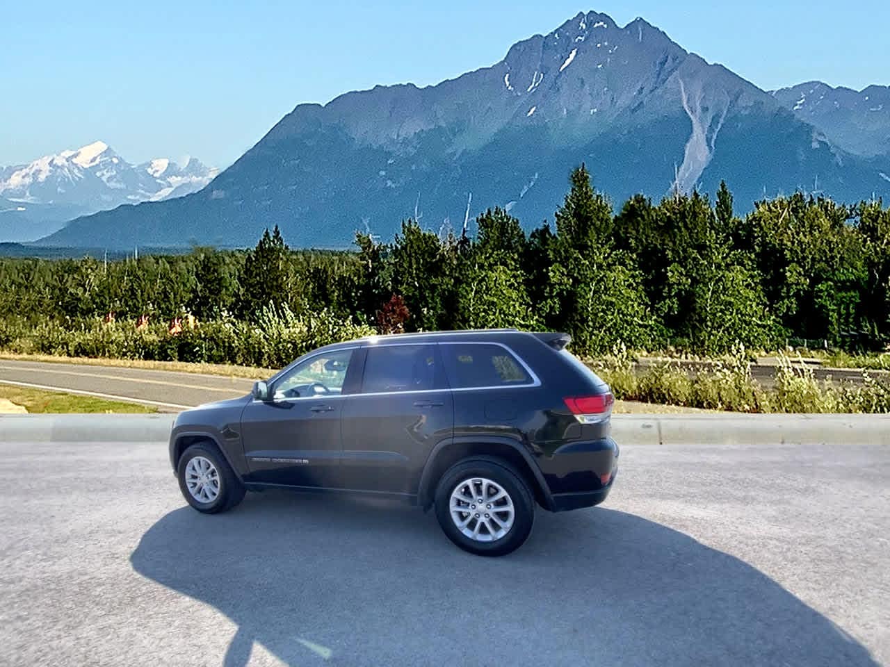 Thumbnail: 2022 Jeep Grand Cherokee - 4
