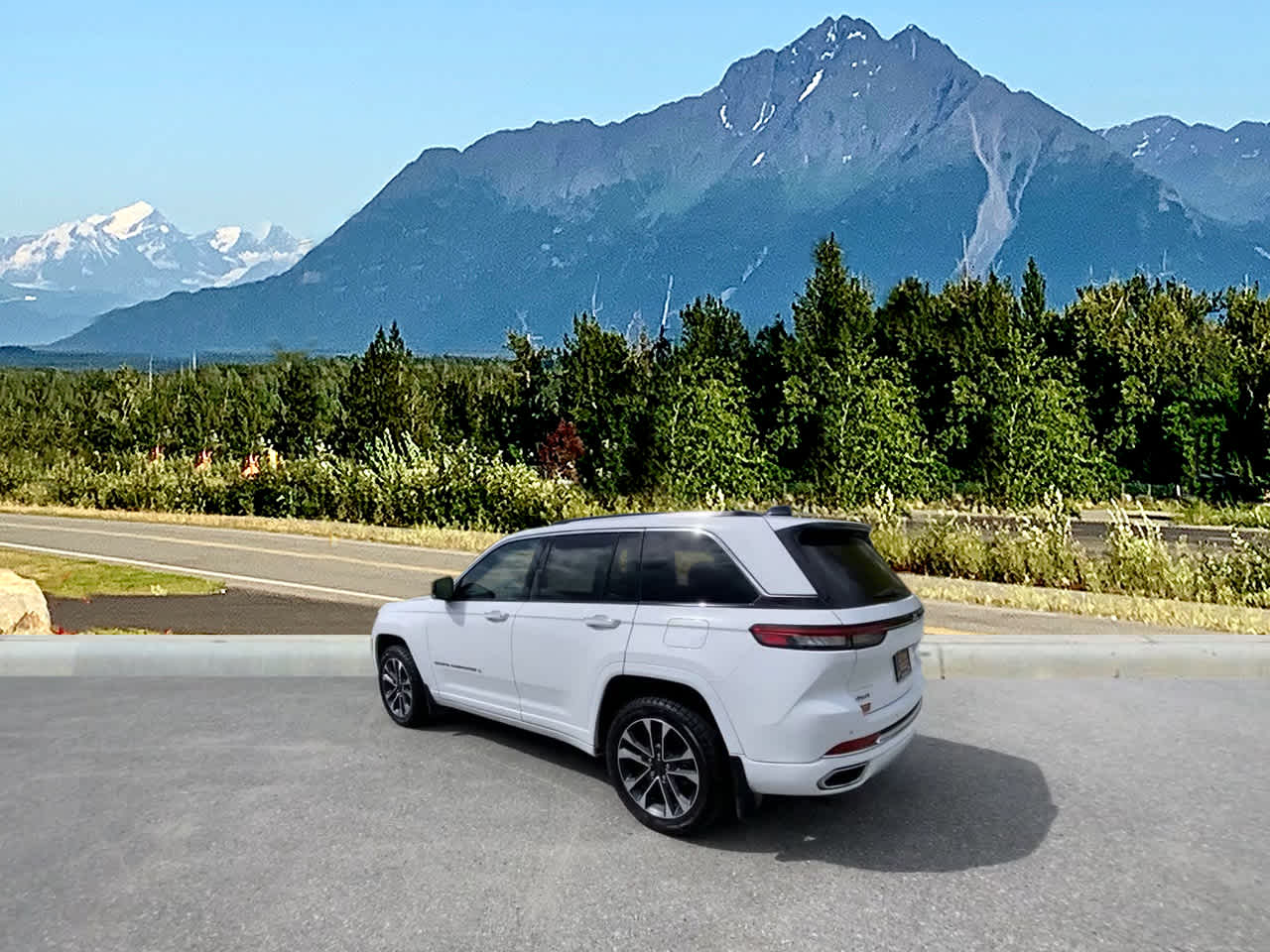 Thumbnail: 2023 Jeep Grand Cherokee - 3