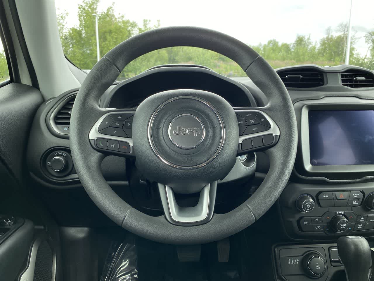 Thumbnail: 2023 Jeep Renegade - 14