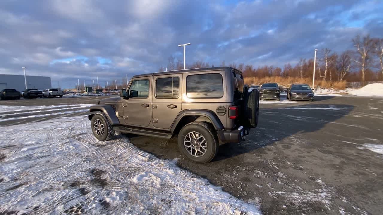 Thumbnail: 2026 Jeep Wrangler - 9