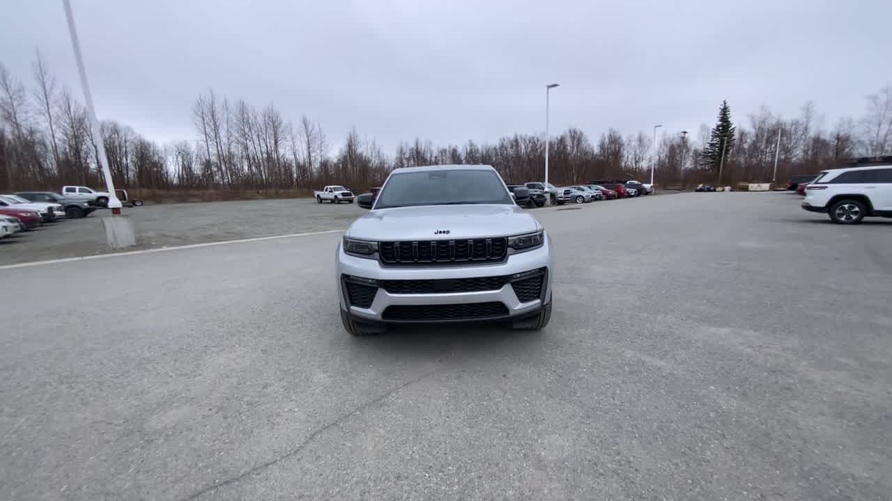 Thumbnail: 2026 Jeep Grand Cherokee - 12