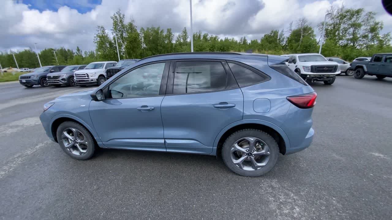 Thumbnail: 2023 Ford Escape - 7