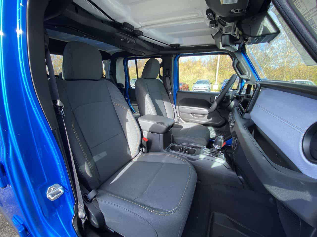 Thumbnail: 2025 Jeep Gladiator - 32