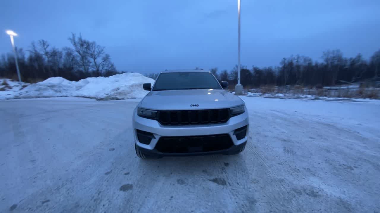 Thumbnail: 2025 Jeep Grand Cherokee - 8