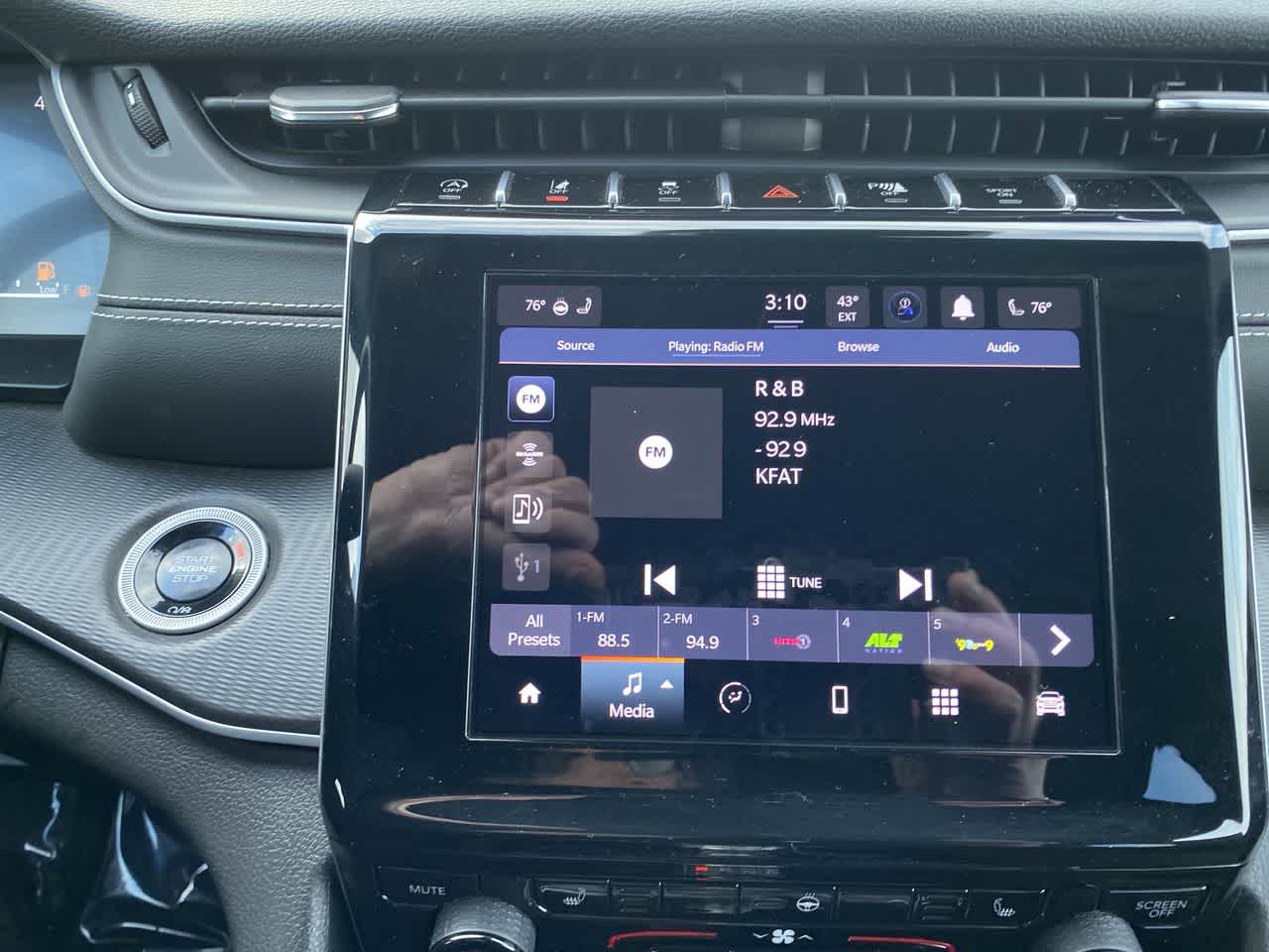 Thumbnail: 2024 Jeep Grand Cherokee L - 16