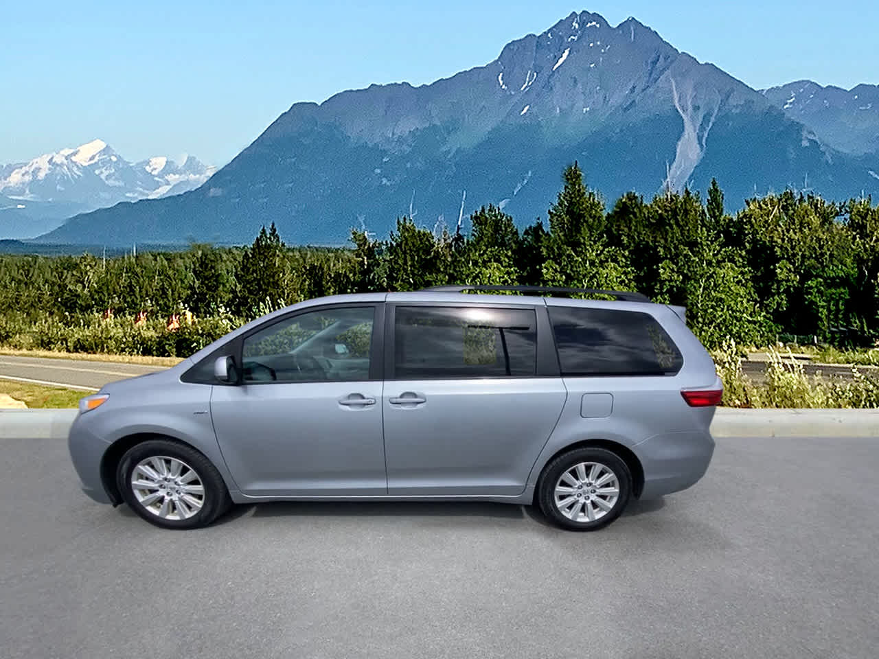 Used 2017 Toyota Sienna LE with VIN 5TDJZ3DC0HS160095 for sale in Wasilla, AK