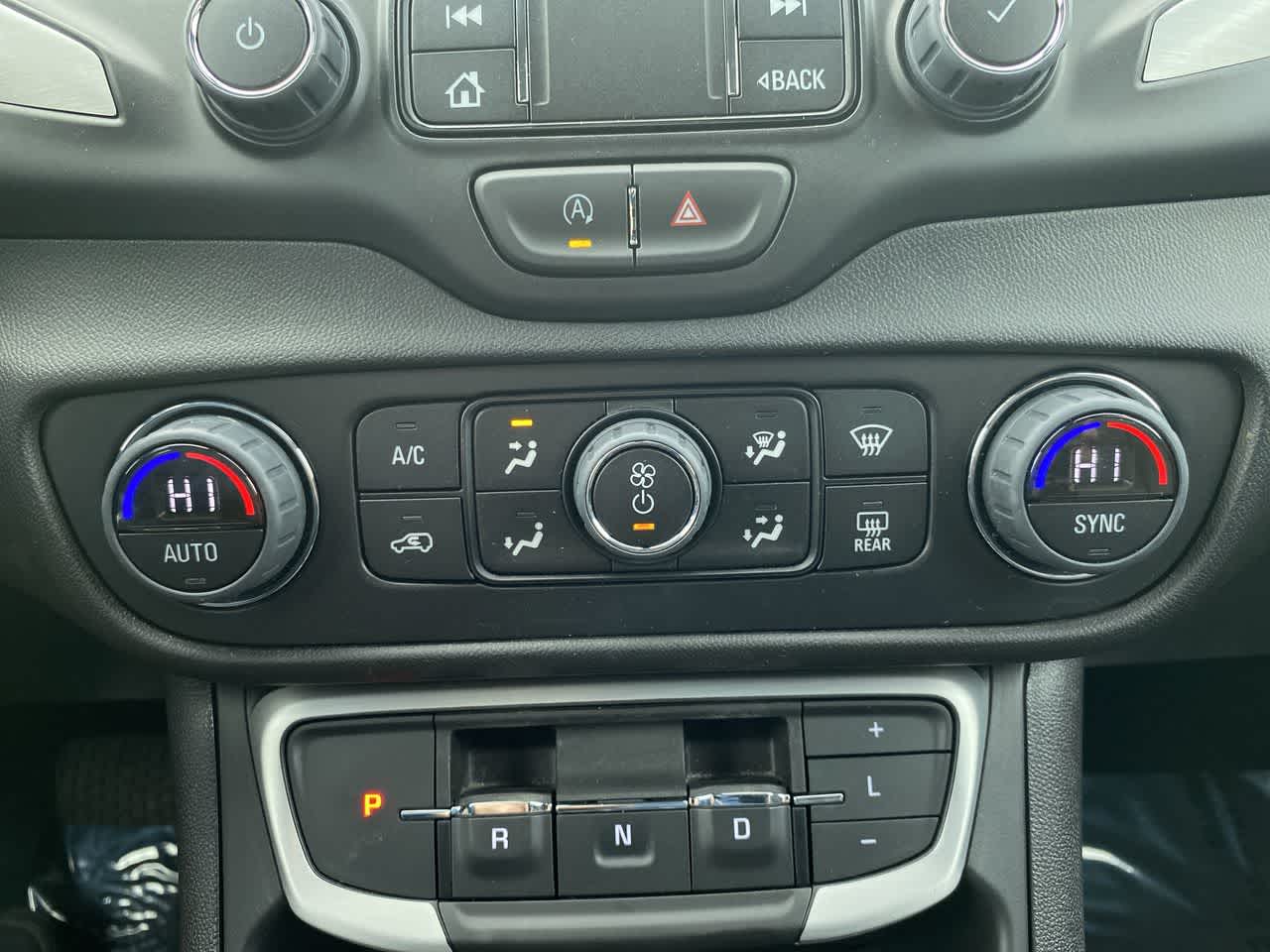 2023 GMC Terrain SLT 25
