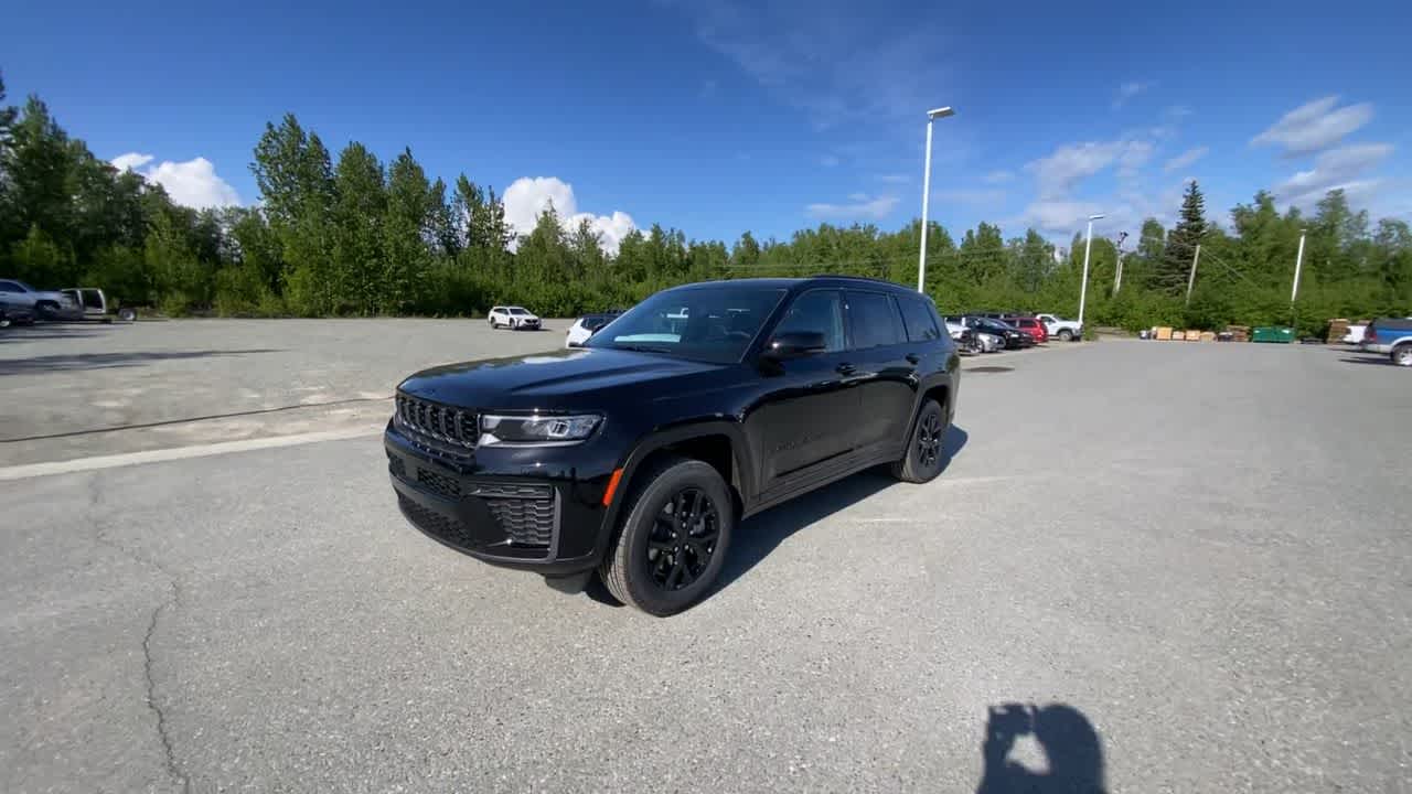 Thumbnail: 2026 Jeep Grand Cherokee - 9