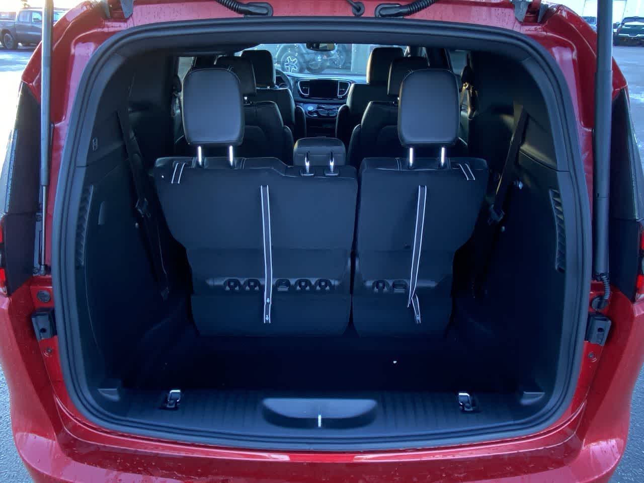 Thumbnail: 2026 Chrysler Pacifica - 31