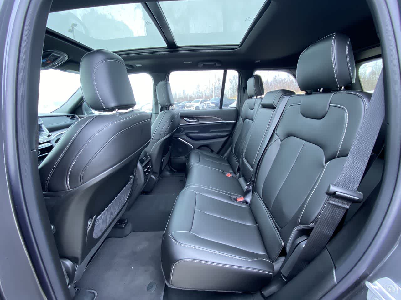 Thumbnail: 2026 Jeep Grand Cherokee - 25