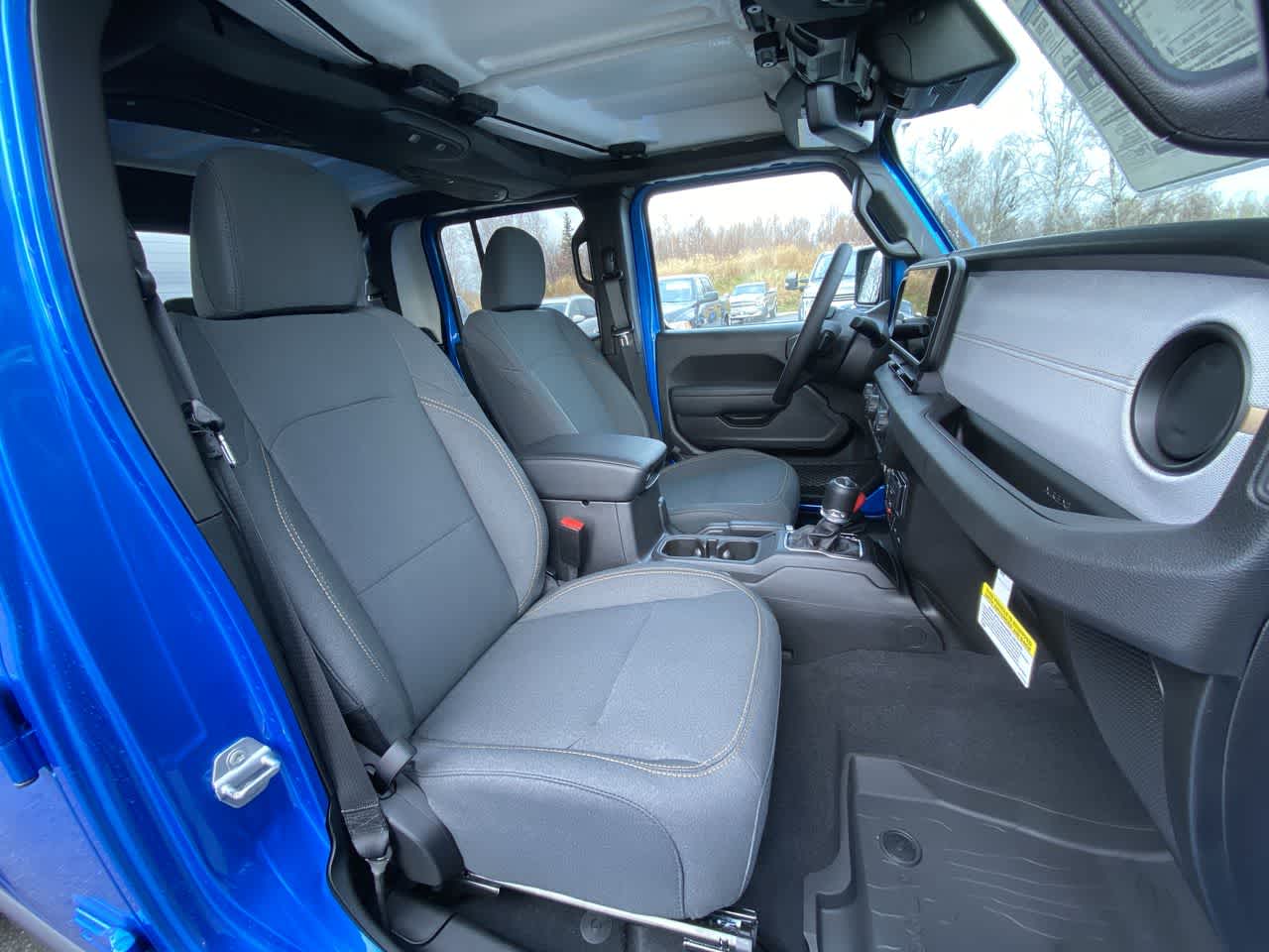 Thumbnail: 2025 Jeep Gladiator - 26