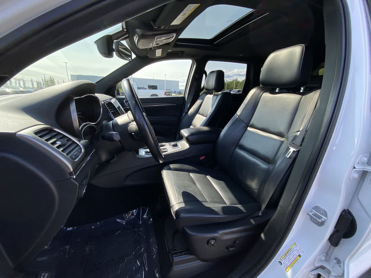 Thumbnail: 2022 Jeep Grand Cherokee - 17