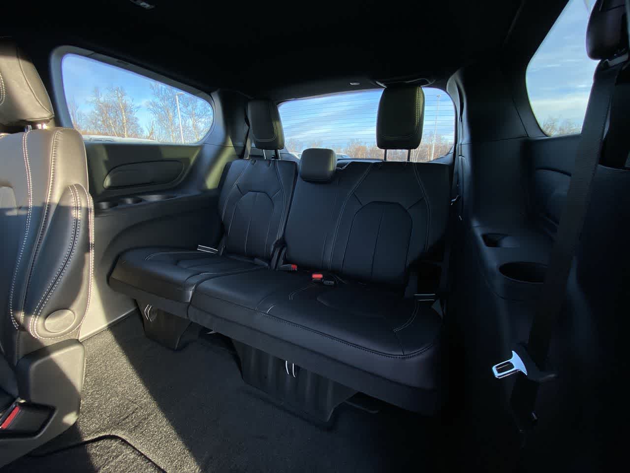 Thumbnail: 2026 Chrysler Pacifica - 24