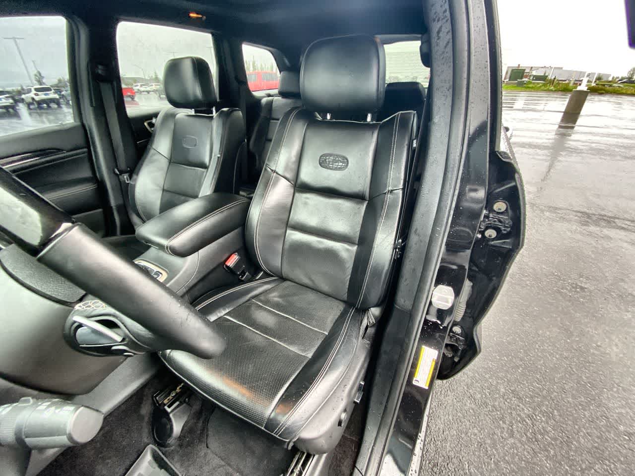 Thumbnail: 2015 Jeep Grand Cherokee - 11