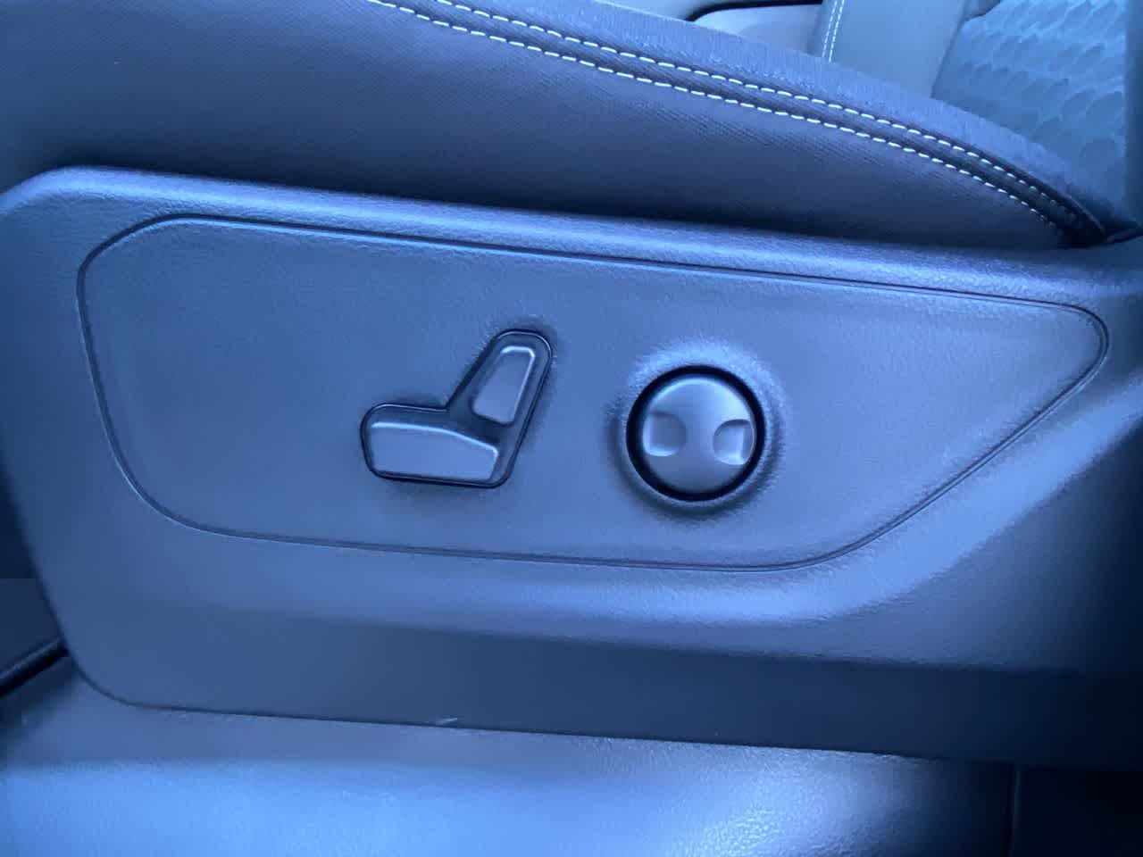 Thumbnail: 2026 RAM 1500 - 12