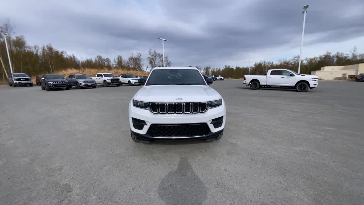 Thumbnail: 2025 Jeep Grand Cherokee - 8