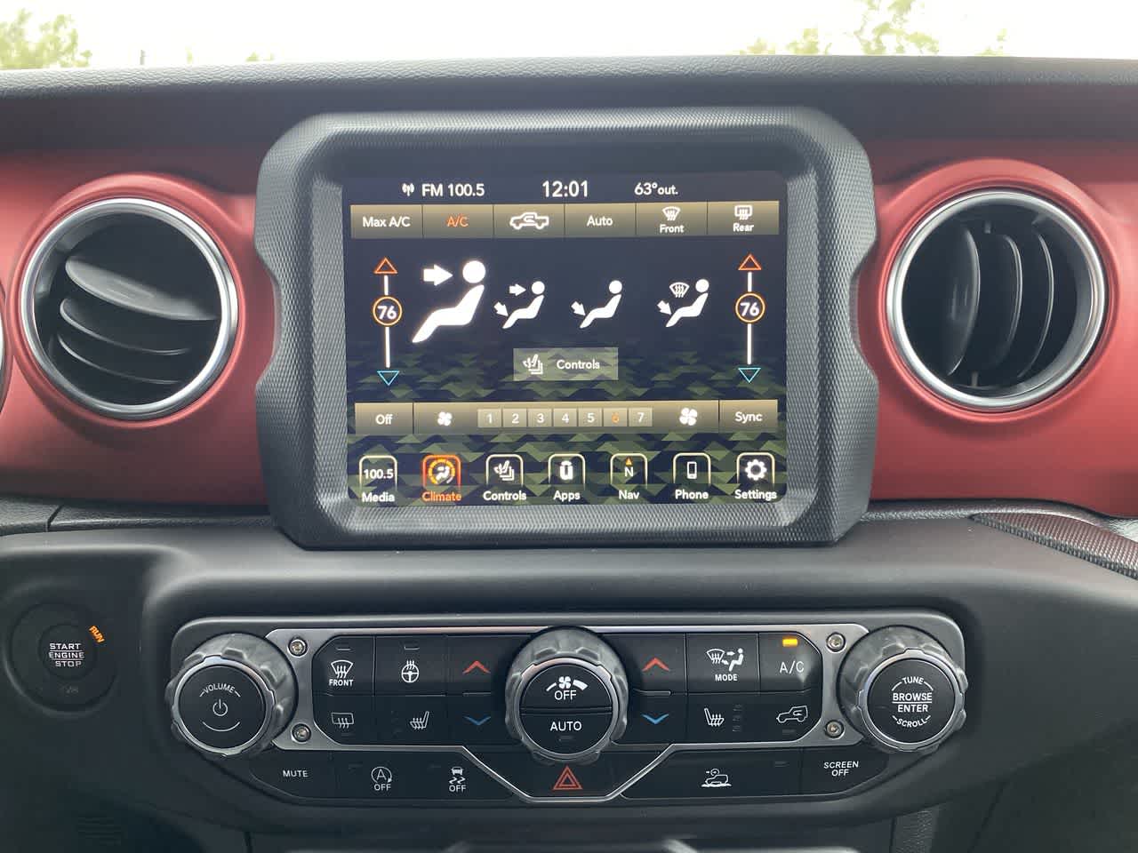 Thumbnail: 2023 Jeep Gladiator - 25