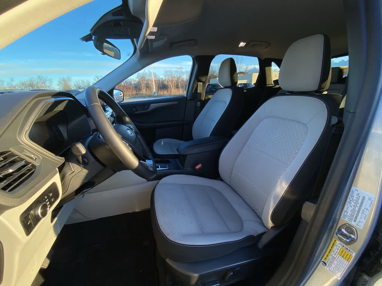 Thumbnail: 2023 Ford Escape - 21