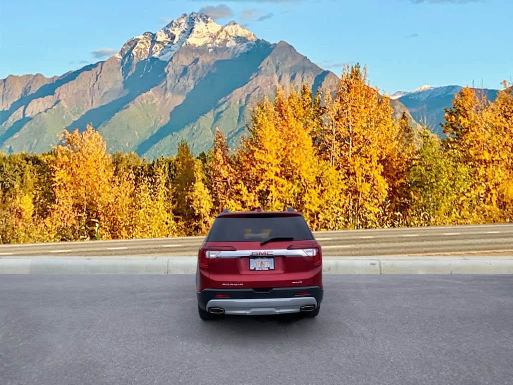 Used 2023 GMC Acadia SLT SUV