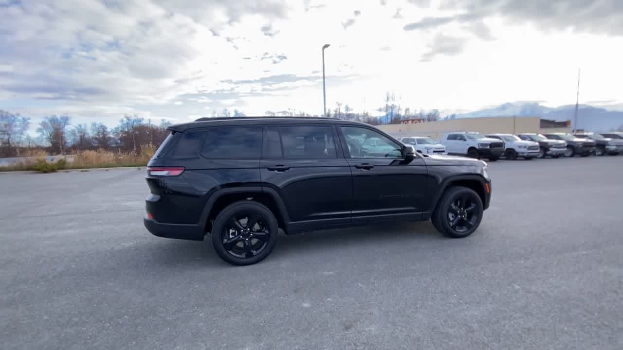 Thumbnail: 2025 Jeep Grand Cherokee - 15