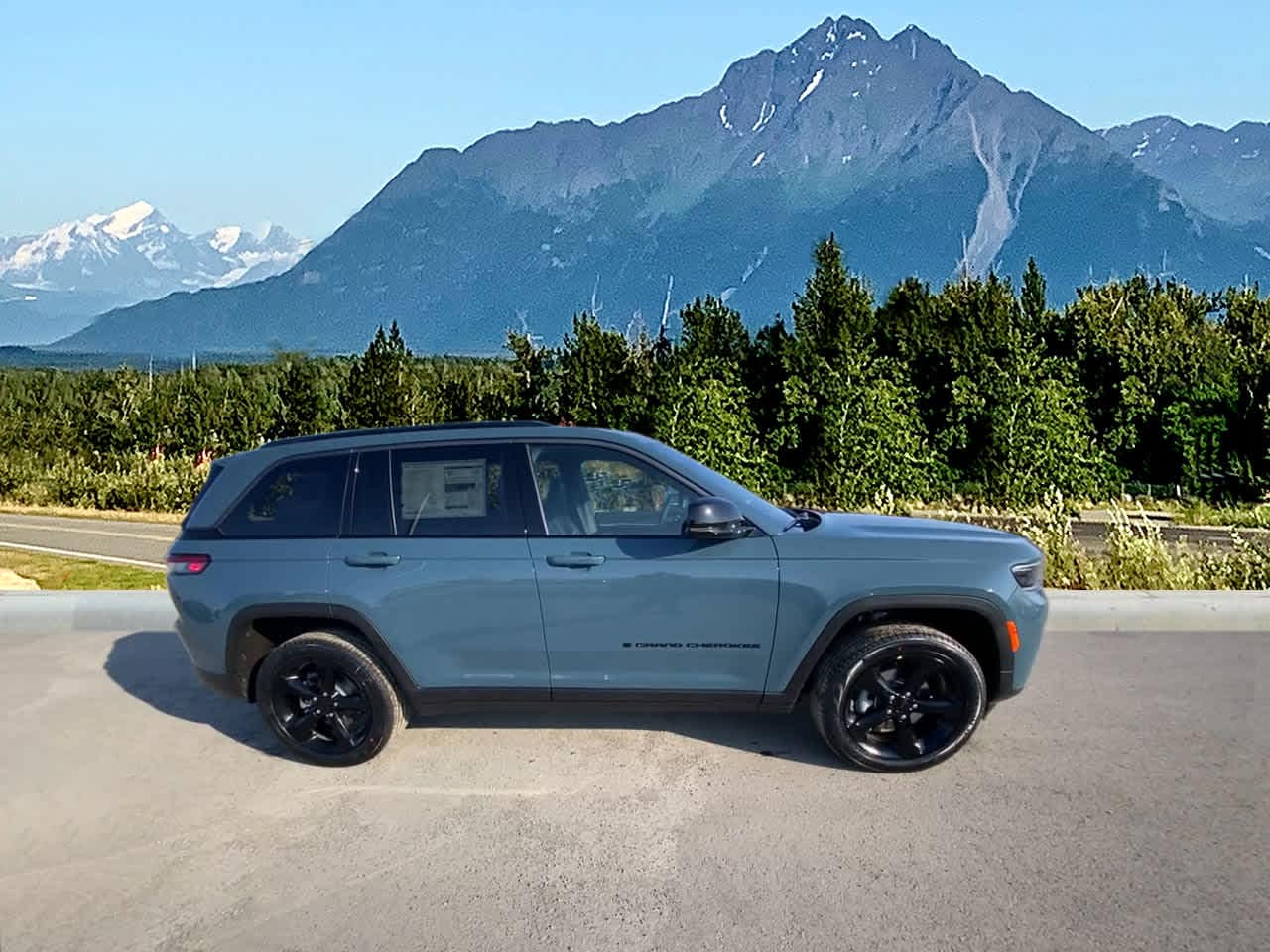 Thumbnail: 2026 Jeep Grand Cherokee - 6