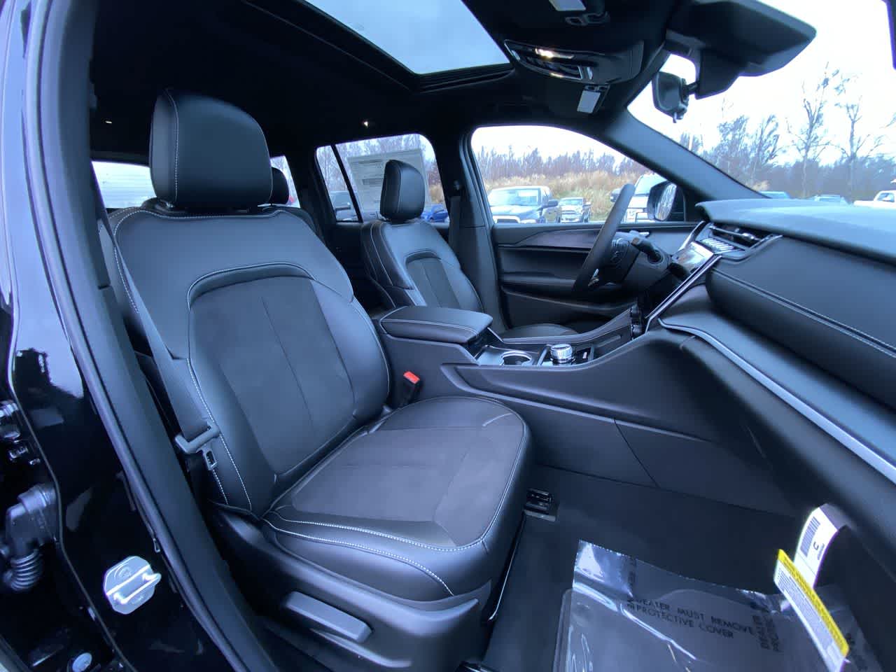 Thumbnail: 2025 Jeep Grand Cherokee - 26