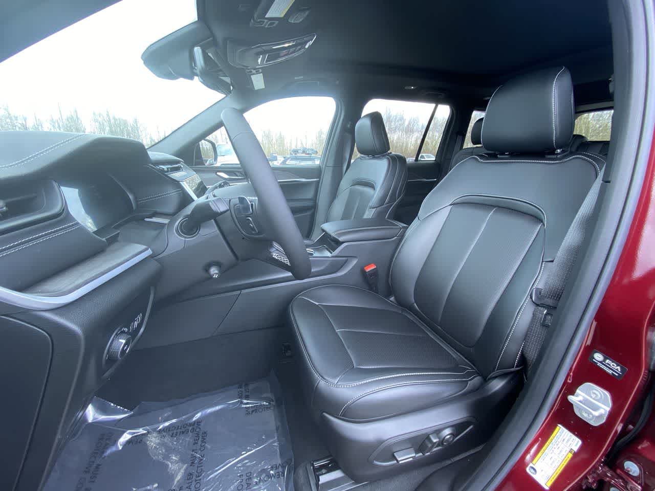 Thumbnail: 2026 Jeep Grand Cherokee - 11