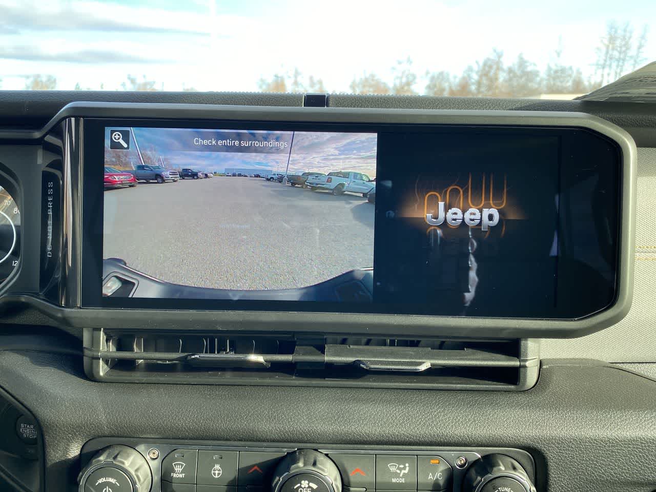 Thumbnail: 2025 Jeep Gladiator - 17