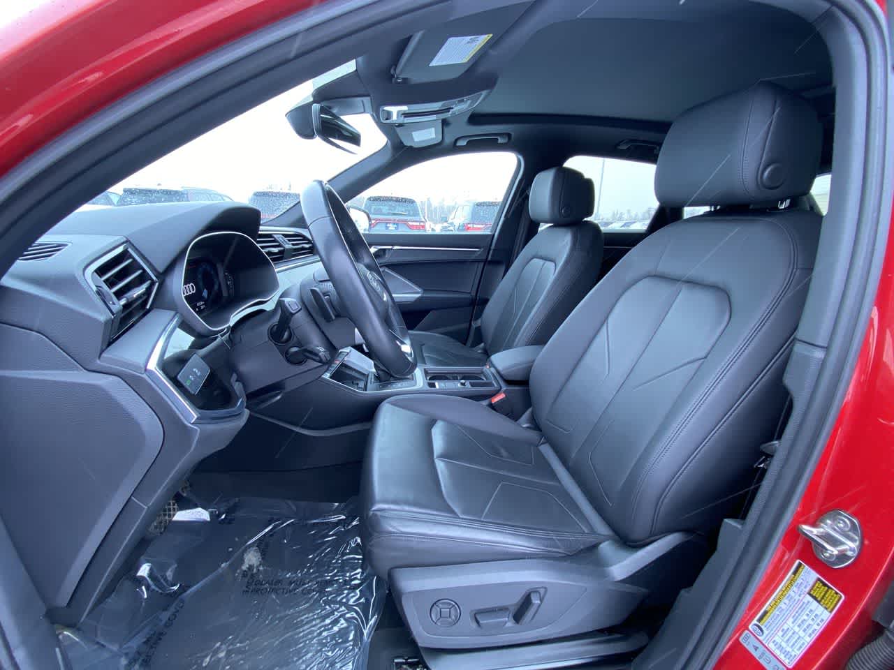 Thumbnail: 2024 Audi Q3 - 11