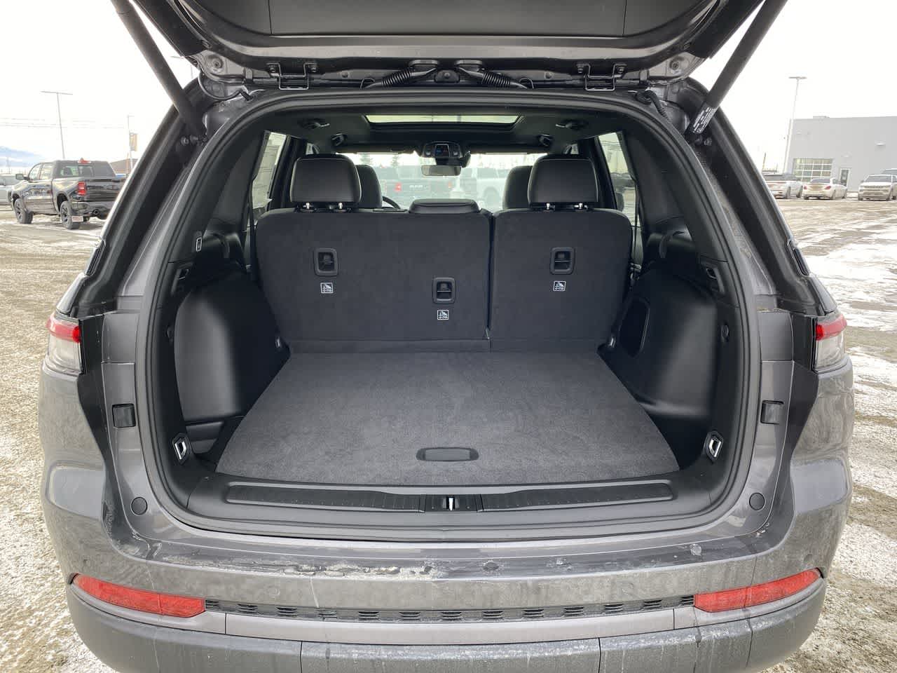 Thumbnail: 2026 Jeep Grand Cherokee - 26