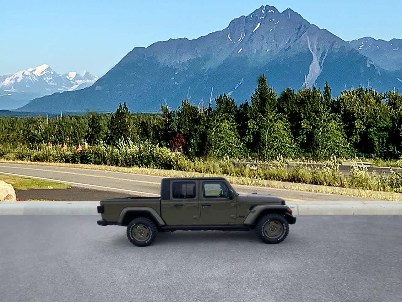 Thumbnail: 2026 Jeep Gladiator - 8