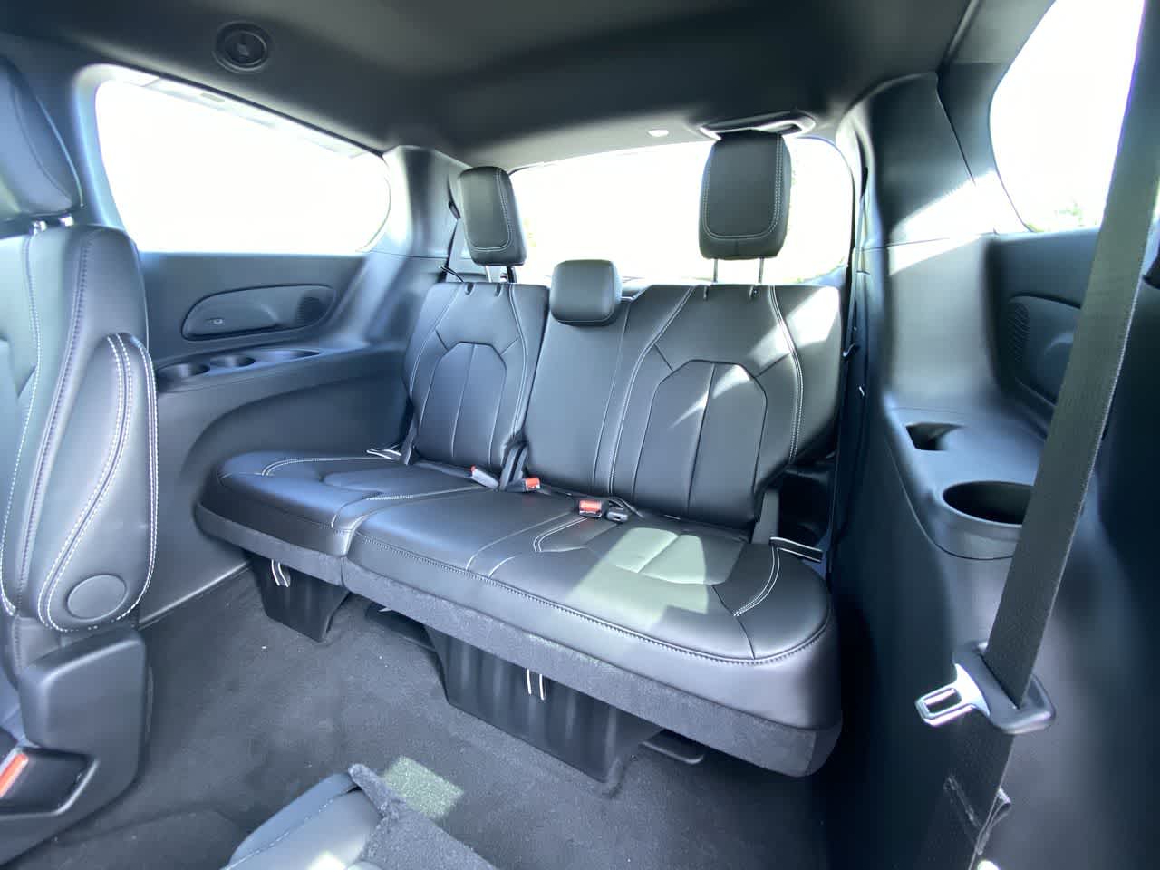 Thumbnail: 2027 Chrysler Pacifica - 25