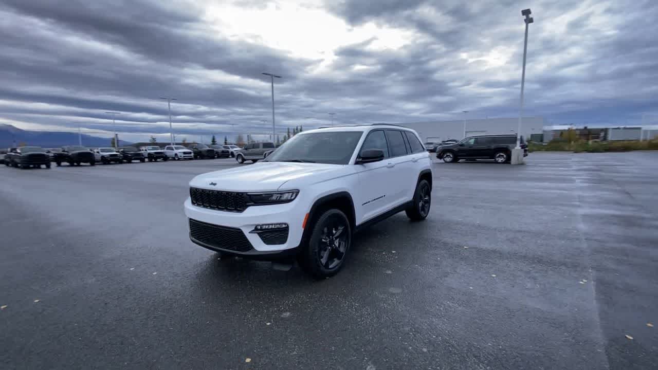 Thumbnail: 2025 Jeep Grand Cherokee - 9