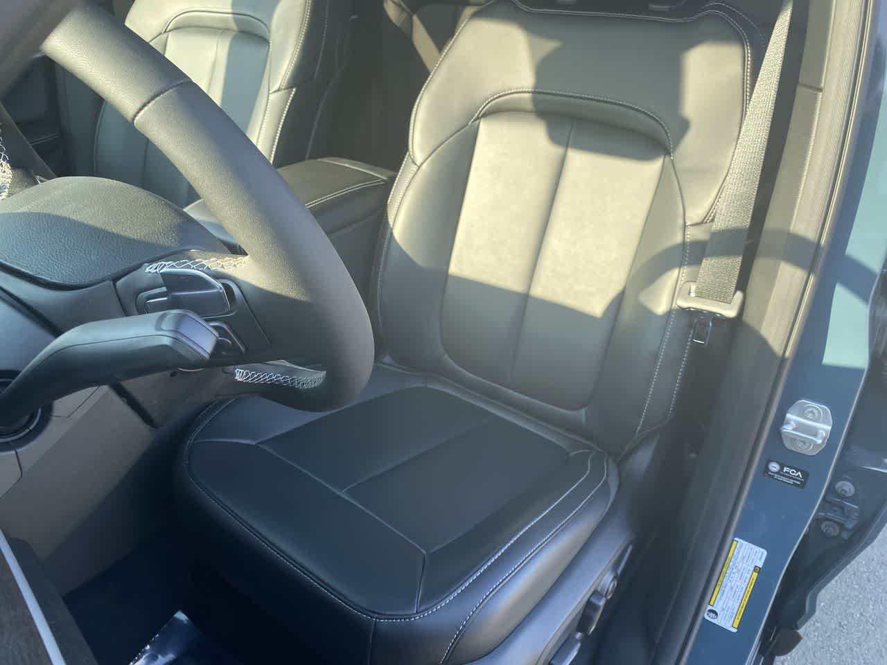 Thumbnail: 2026 Jeep Grand Cherokee - 11